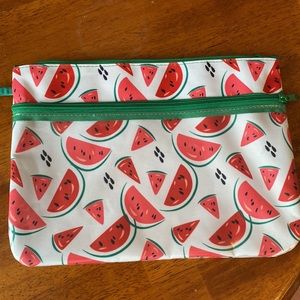 Makeup/Cosmetic Bag you can take to the beach.